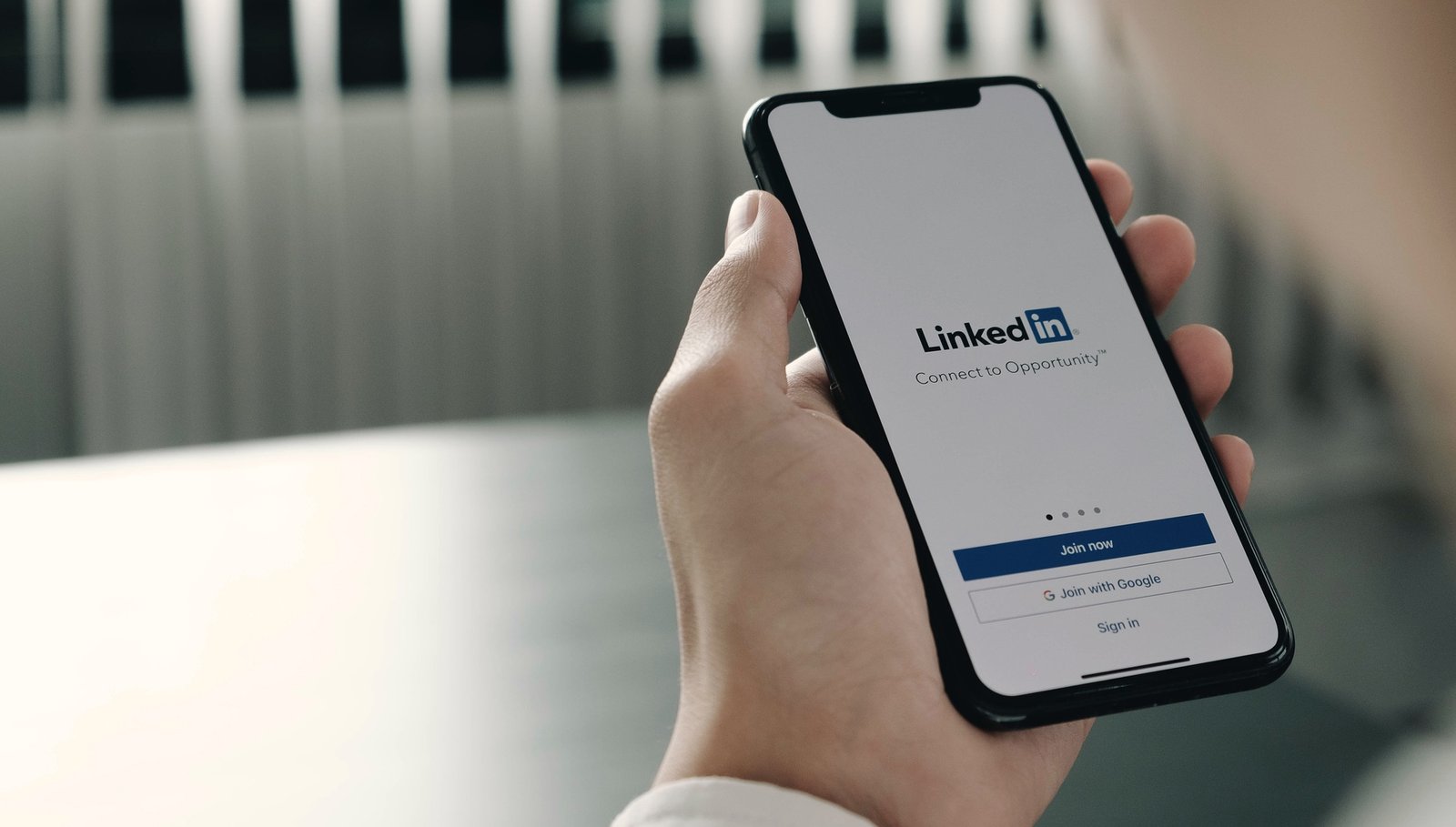 How to Use LinkedIn to Land Your First IT Job